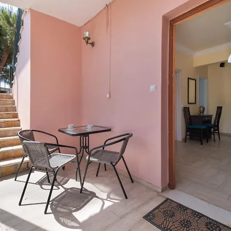 Giorgos House Ground Floor Casa vacanze *